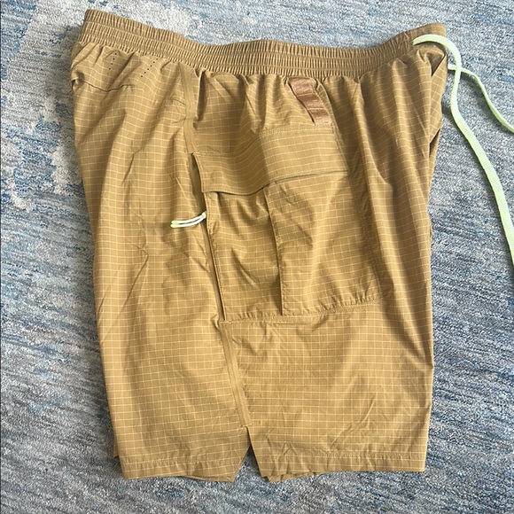 lululemon athletica Men's Tan Hike to Swim Shorts - Picture 6 of 8